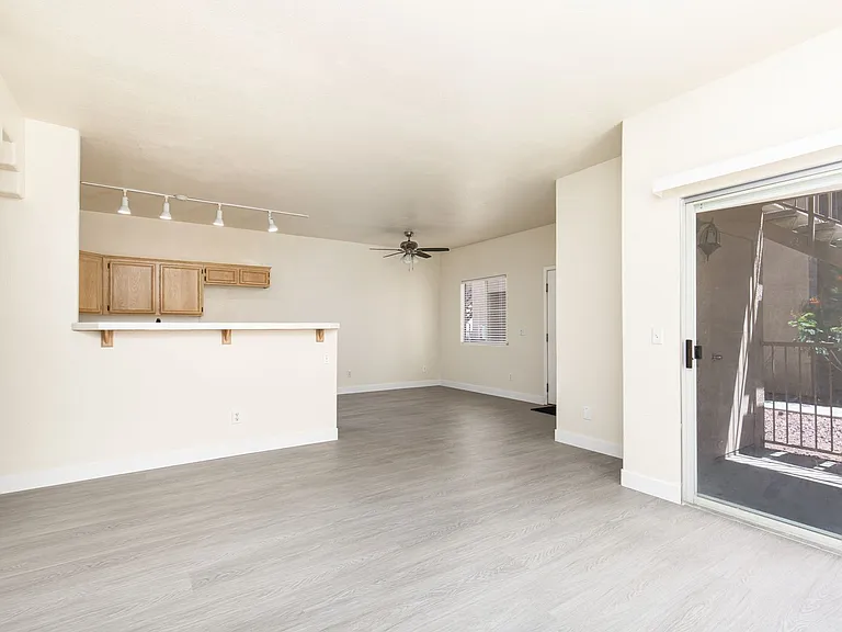 2110 Los Feliz St #1028 — Photo 7