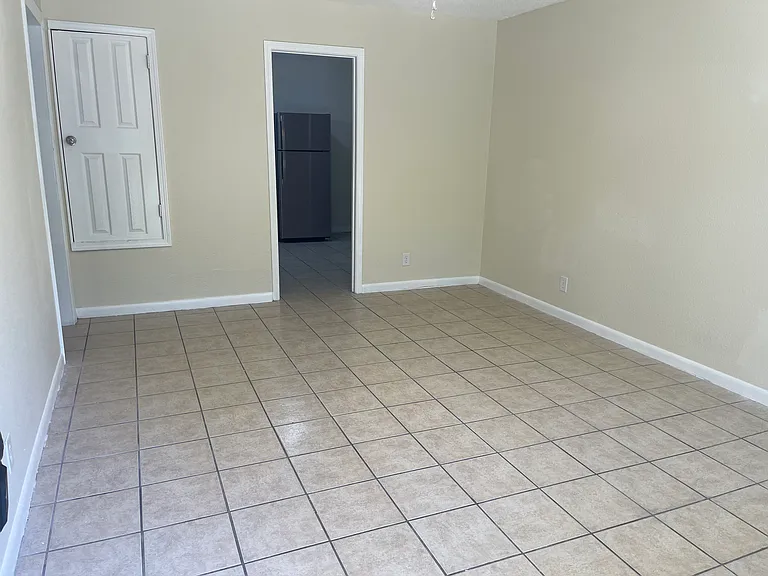1224 Camp Ave — Photo 3
