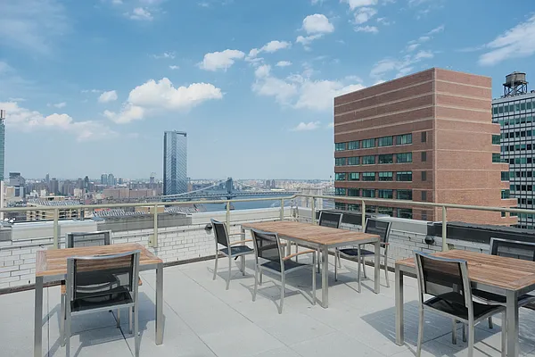 Rented by R New York | media 28