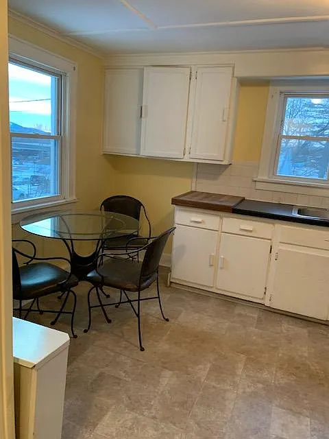 2 bed, 800 sqft, $1,585 — Photo 2