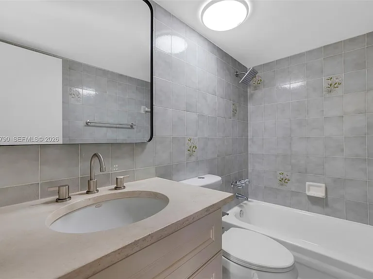 4805 NW 7th St #302-15 — Photo 22