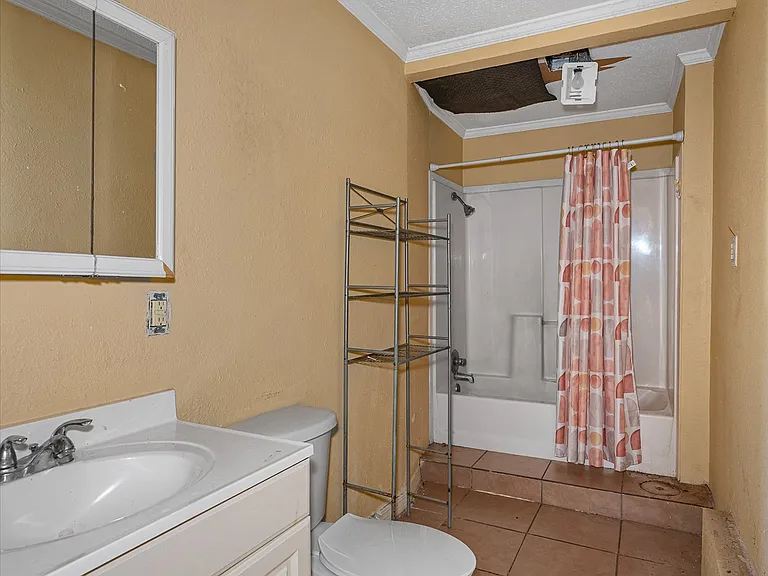 3051 Amherst St — Photo 15