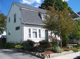 30 Hawthorn St, Lowell, MA 01851