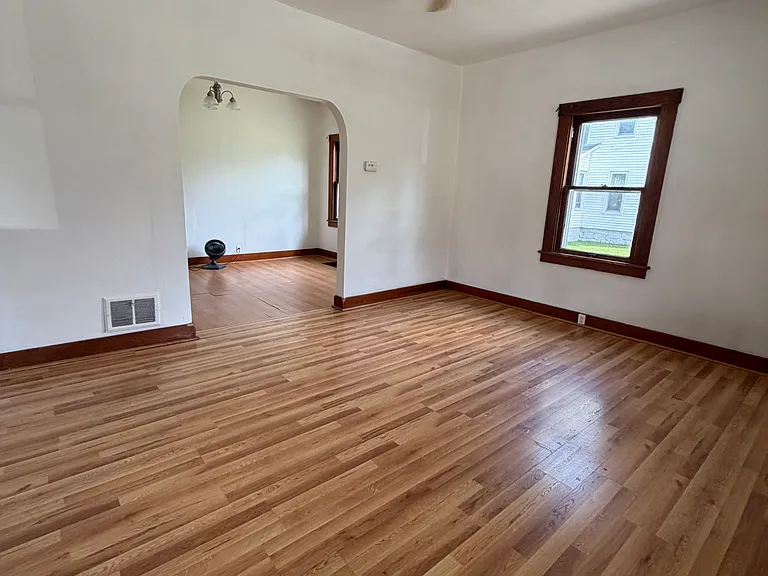 297 McClure Ave — Photo 5