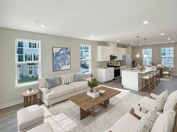 1 Pelham Ln, Bayville, NJ 08721