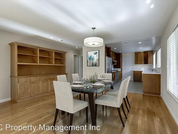 3rd image of 2811 Rollingwood Dr