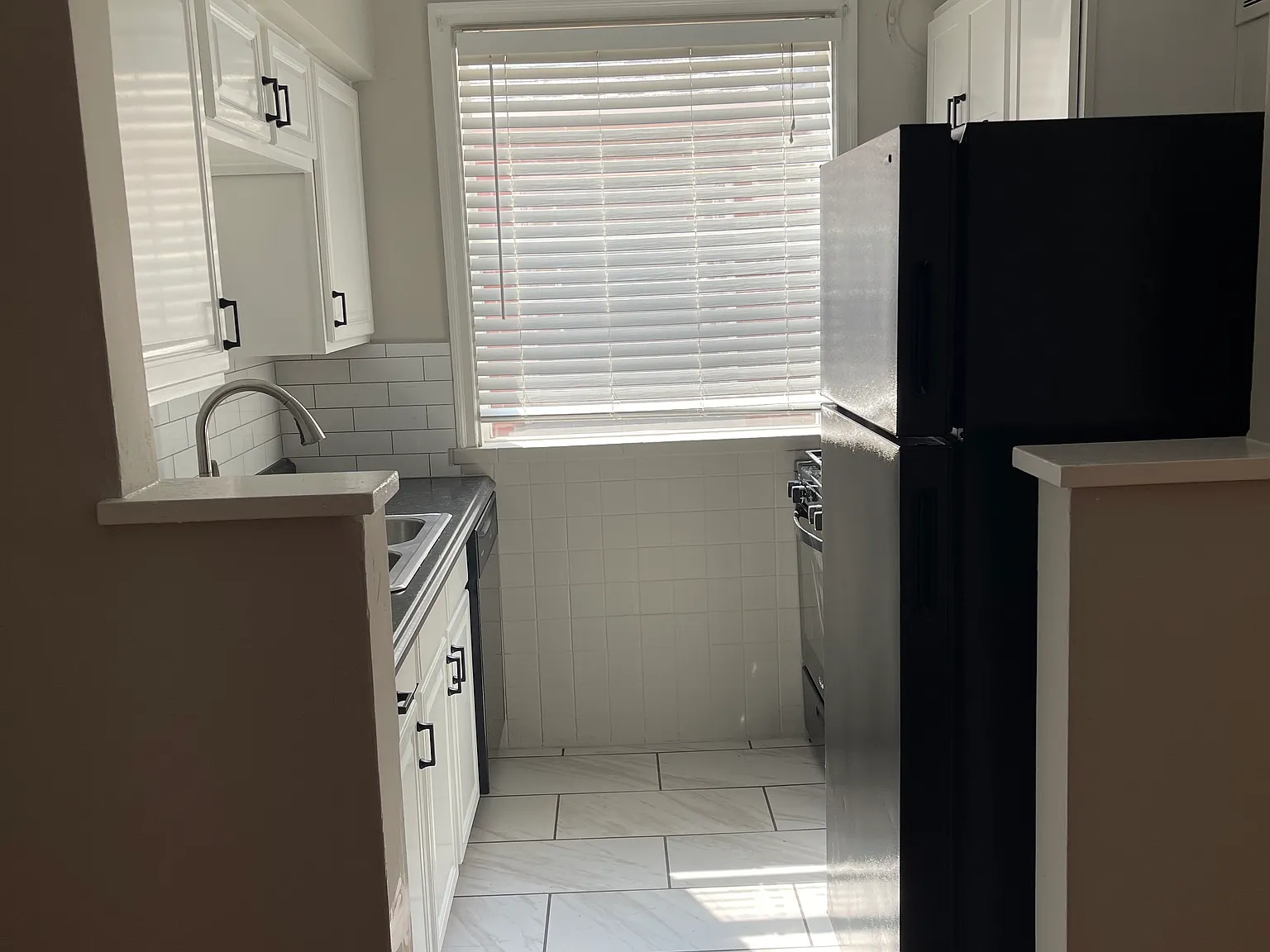 1 bed, 800 sqft, $1,200 — Photo 3