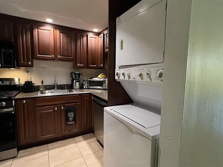 13120 SW 92nd Ave #B-209 — Photo 10