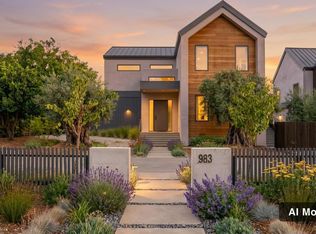 983 Grove St, Healdsburg, CA 95448
