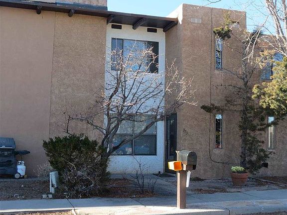 3rd image of 373 Cheryl Ave