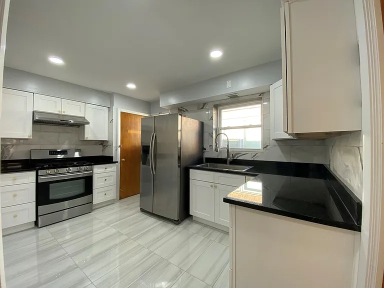 6078 N Troy St — Photo 9
