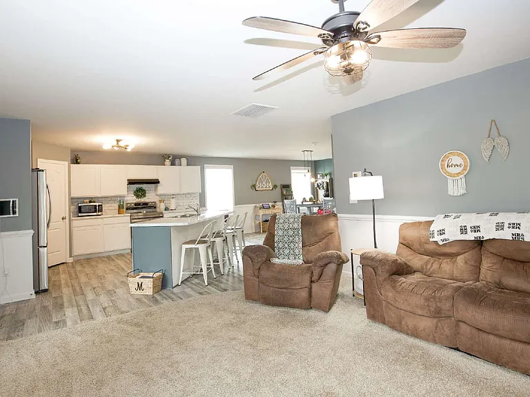 413 Century Ln — Photo 19