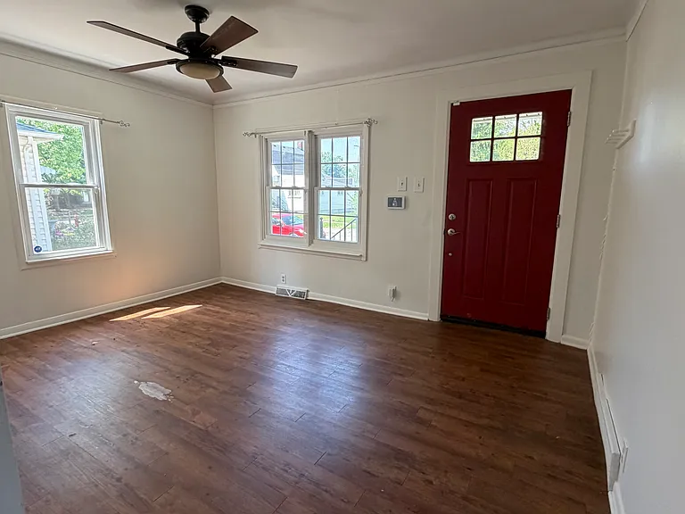 2316 Harris St — Photo 8