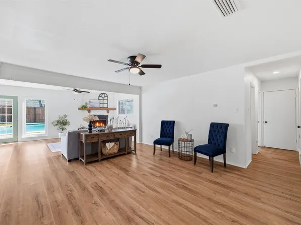 1223 Venus St, Cedar Hill, TX 75104