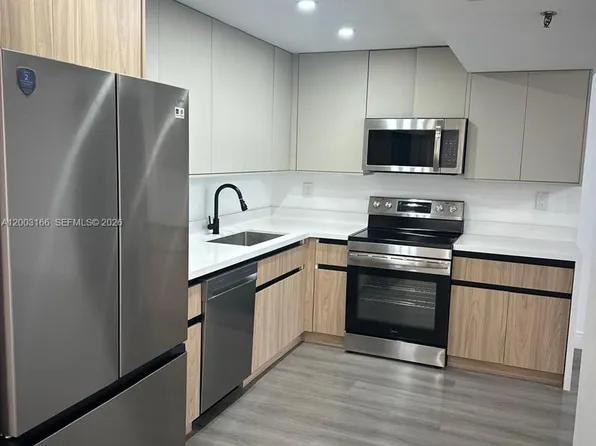 20840 San Simeon Way, Miami, FL