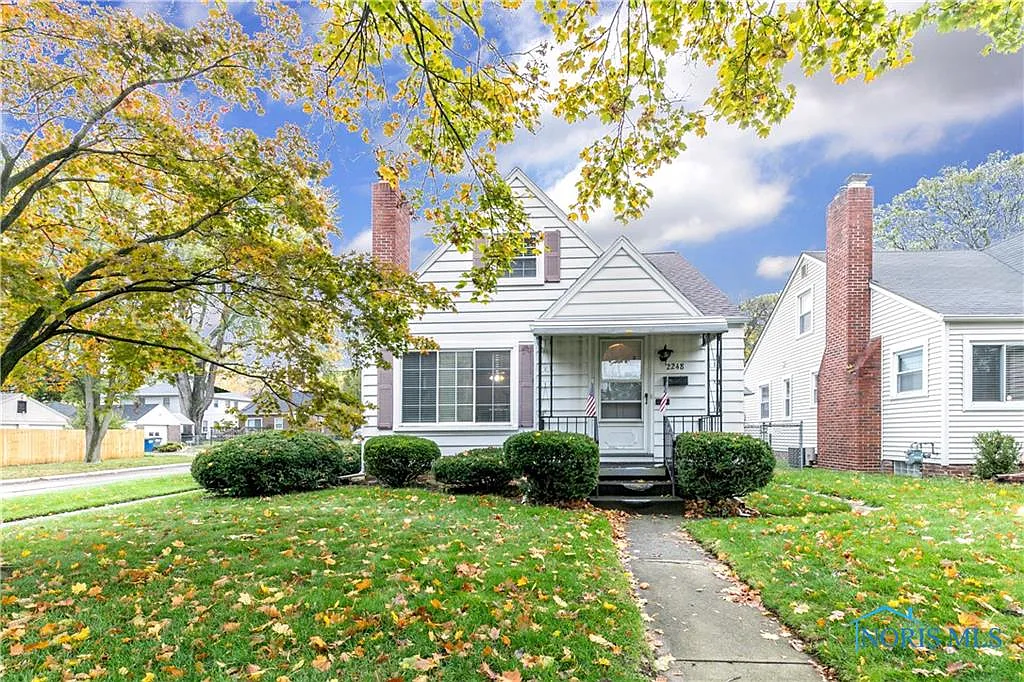 2248 Beaufort Ave photo 1