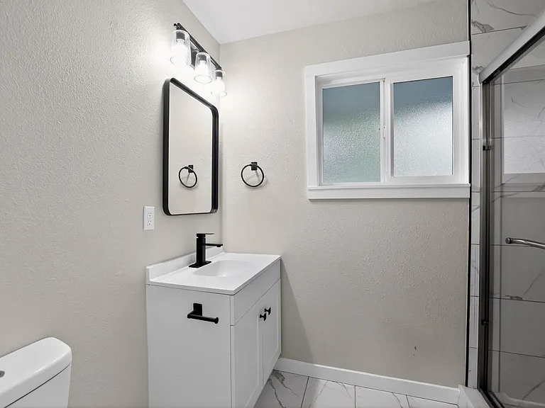 2404 Bloyd St — Photo 21