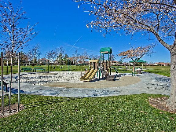 3rd image of 33101 Pampa Ct