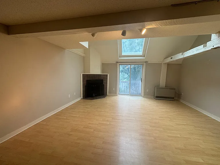 1856 Quechee Main St #7 — Photo 5