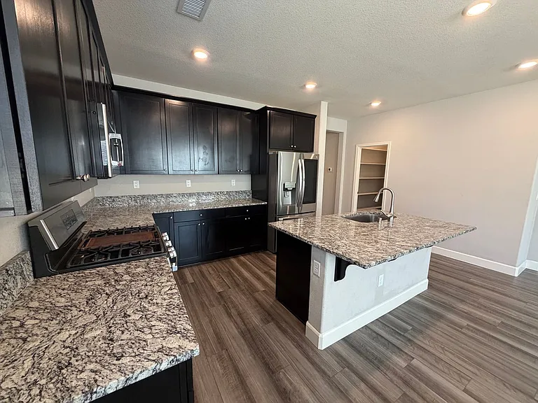 7285 Overture Dr — Photo 16