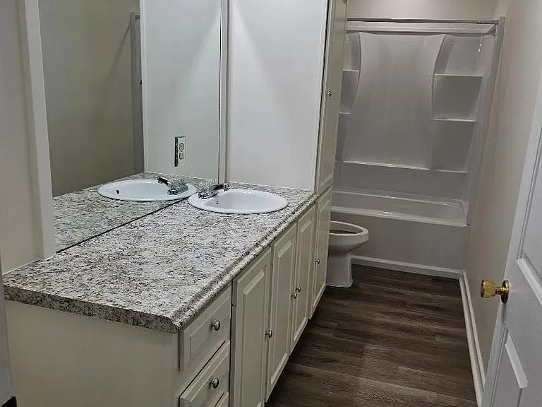 705 Water Oak Cv — Photo 2