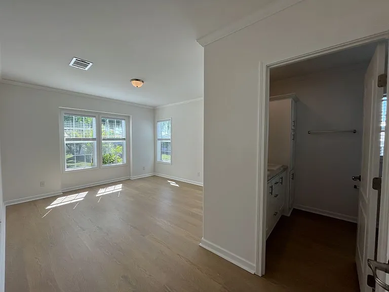 250 Bimini Cay Cir #250 — Photo 10