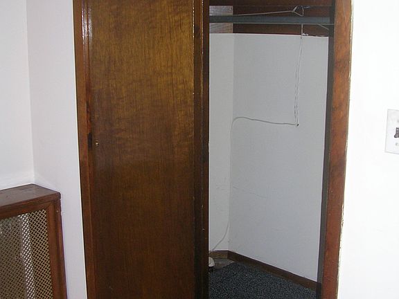 5th image of 518 E 81st St APT 6