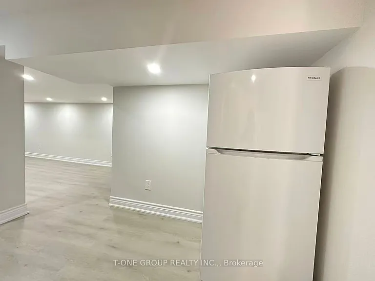 9 Wigmore Dr #BASEMENT — Photo 4
