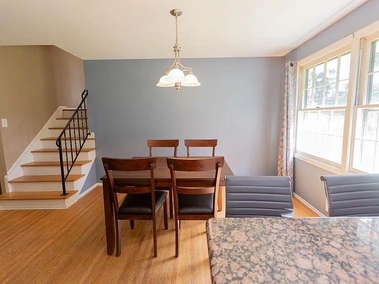 42 Stuyvesant Rd — Photo 5
