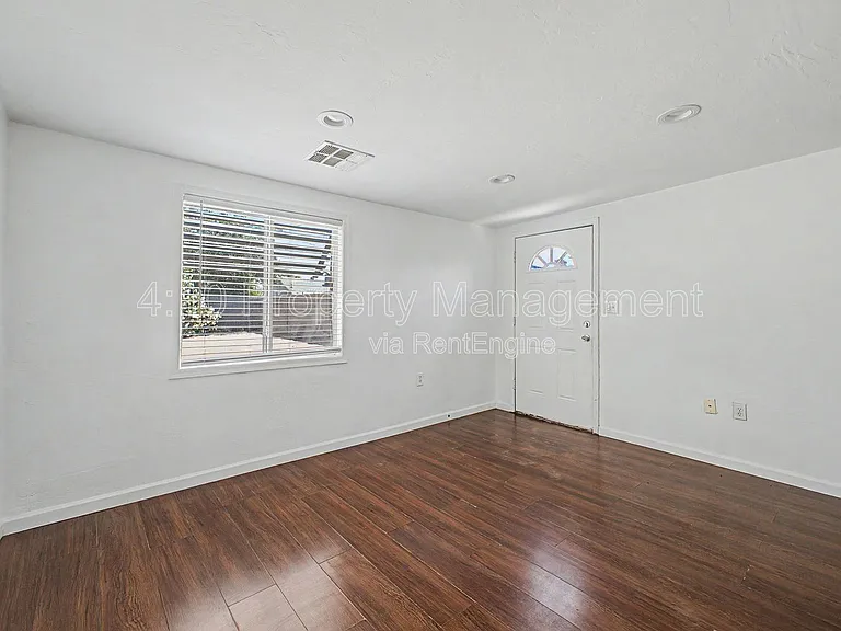 1117 N 13th St #2 — Photo 9