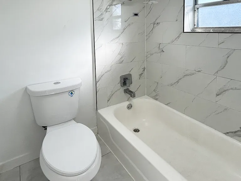 888 NE 132nd St — Photo 12