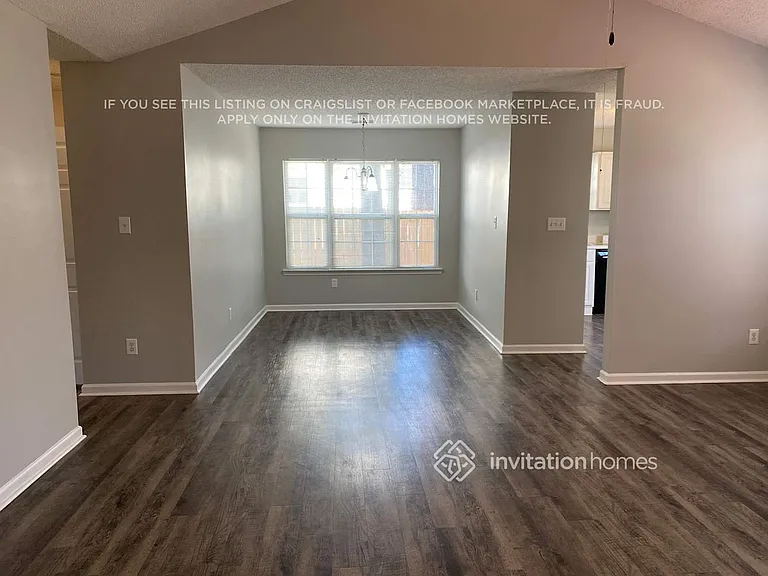6022 Country Walk Dr — Photo 5