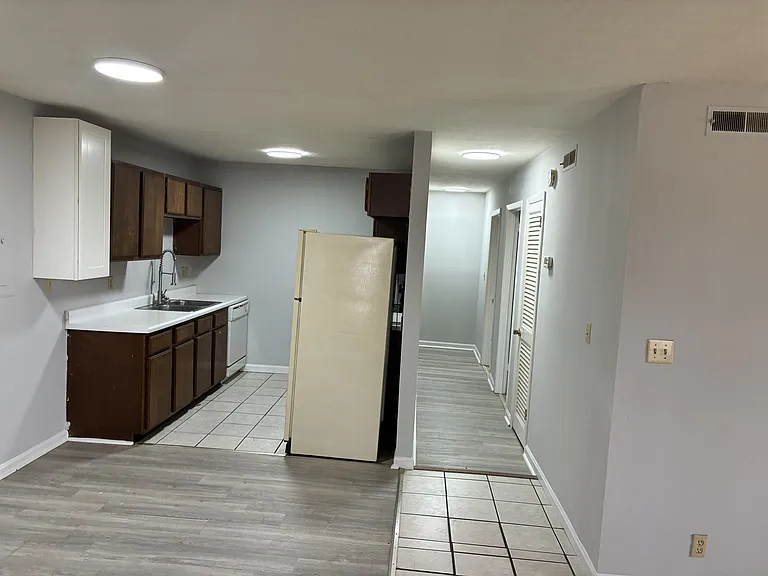 6809 Adrian Rd #B — Photo 2
