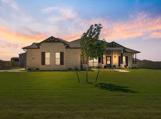 825 Niki Dr, Salado, TX 76571