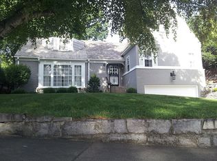 4800 Maple Rd, Edina, MN 55424