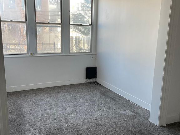 4th image of 107 Oak St Floor 2