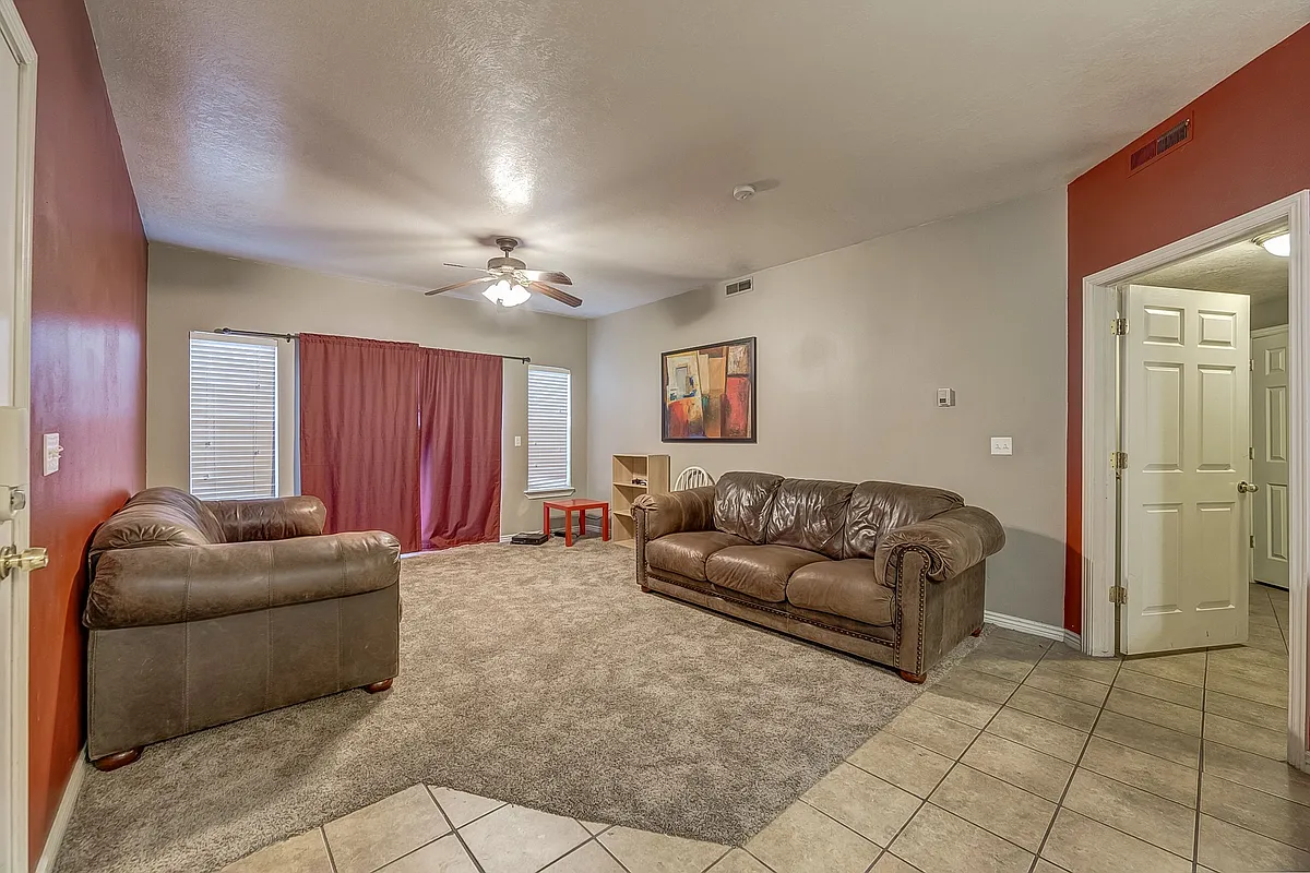 Building Photo - 363 N Belmont Pl #143