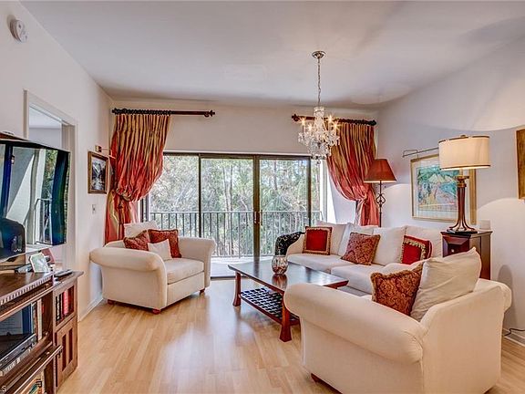 5th image of 3321 Olympic Dr APT 621
