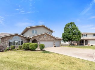 709 Longwood Ct, Minooka, IL 60447