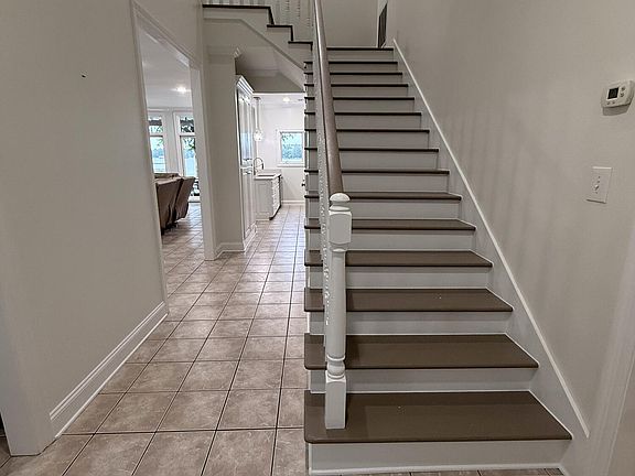 4th image of 4 Arrowhead Point