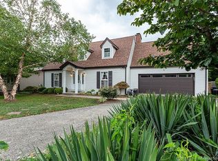 1104 Carriage Ln, New Albany, IN 47150