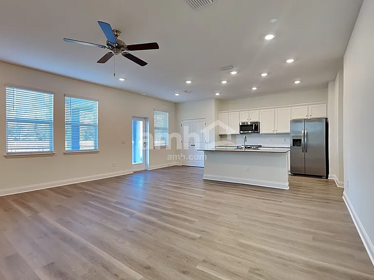 1040 Grafton Ridge Dr — Photo 7