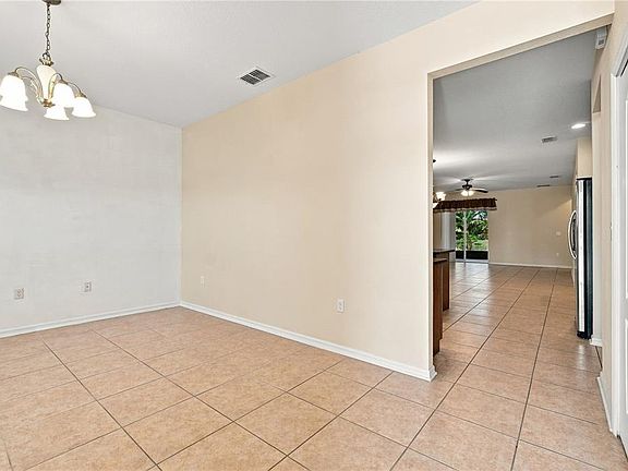 5th image of 2803 MOONSTONE BEND
