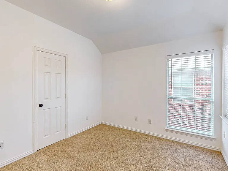 8609A Rugby Dr — Photo 25