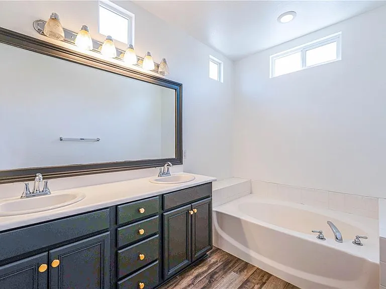 26345 Avenida Quintana — Photo 13