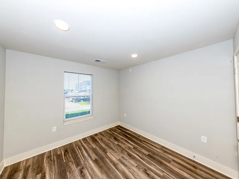 The Caravel Apartments — Photo 16
