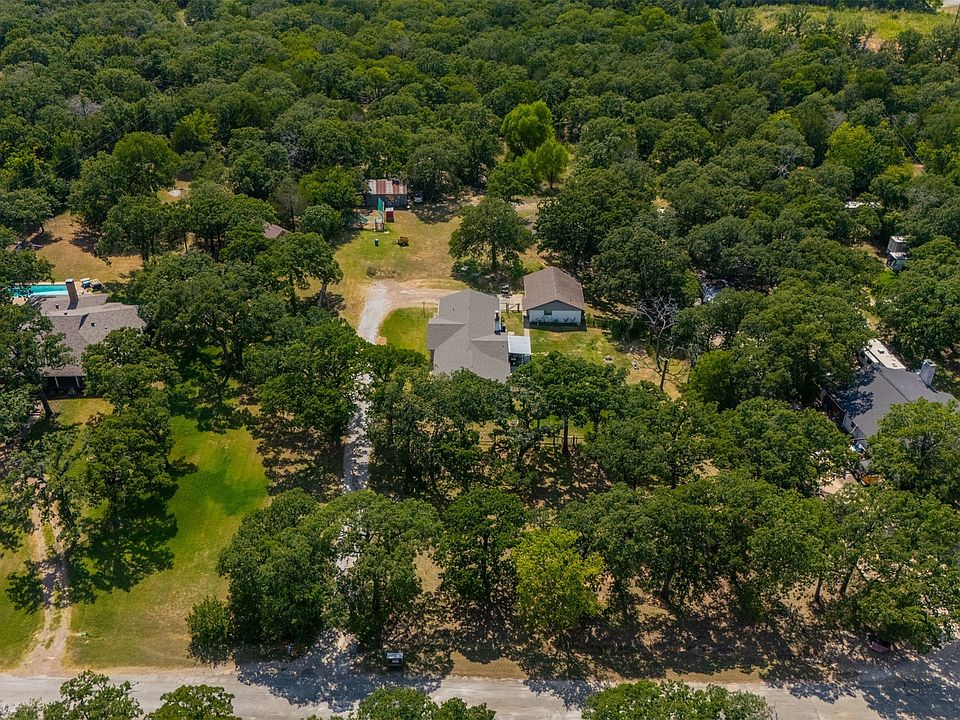1st image of 212 Circle Dr