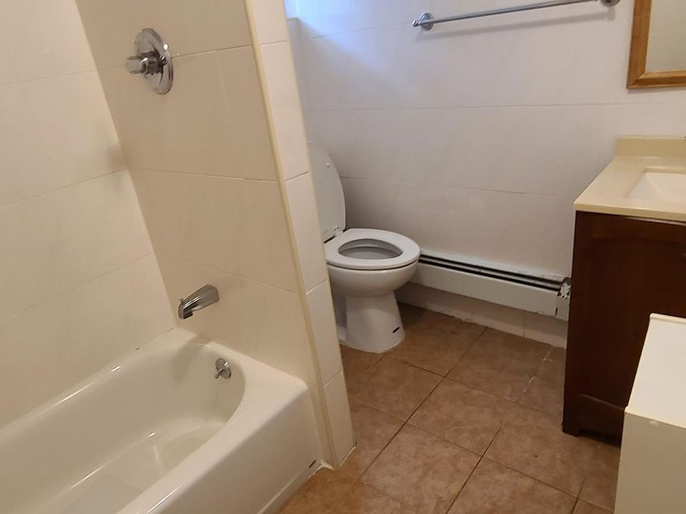2nd image of 2220 Lodovick Ave #1