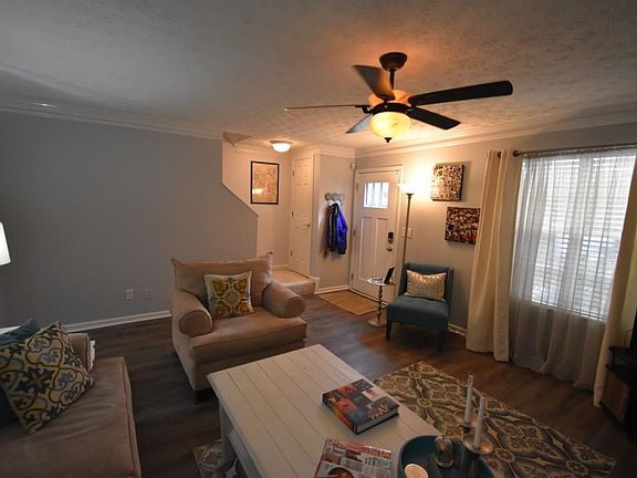 4th image of 2948 Lexington Trace Dr SE