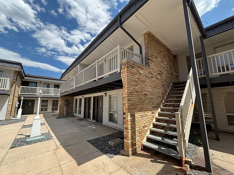 1165 Edgewood Dr — Photo 23